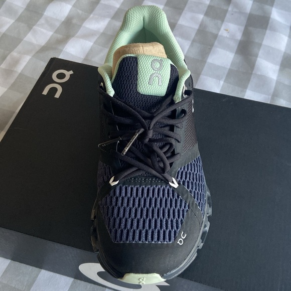 ON Women’s Cloudflyer Running Shoes - Picture 2 of 5